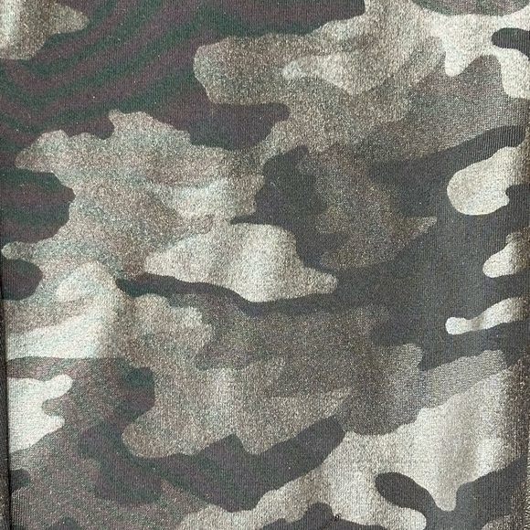 SPANX Black Gray Faux Leather Camo Print Leggings Size S - Picture 13 of 14